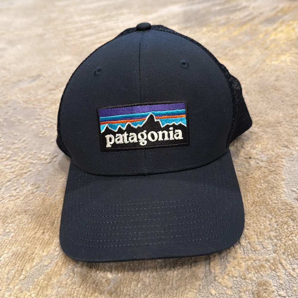 Patagonia Navy Logo Trucker Hat in EUC big logo snap back